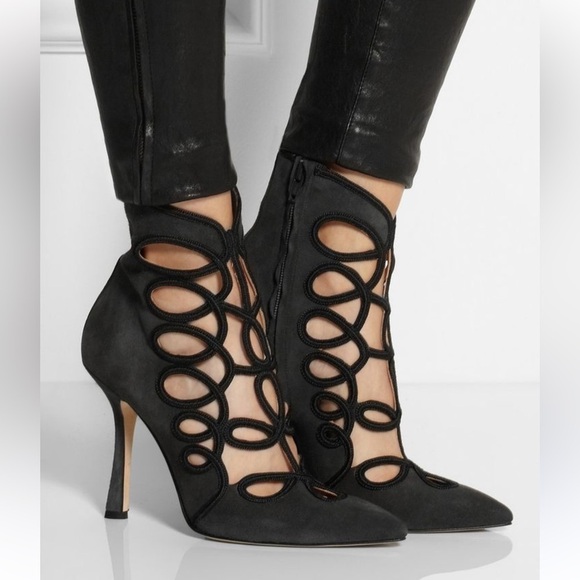 Oscar de la Renta Shoes - Oscar de la renta empire VINTAGE cut out suede ankle boots